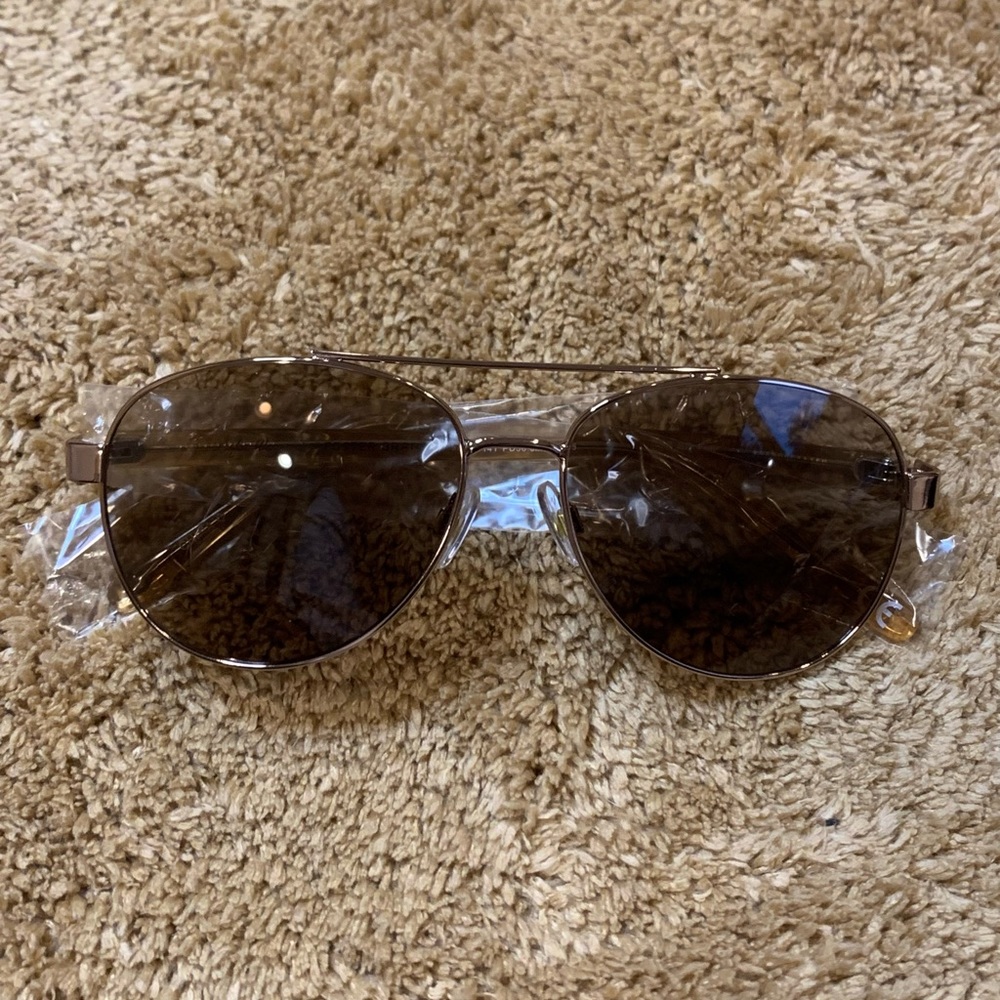 Sofia averages X Foster Grant Glasses